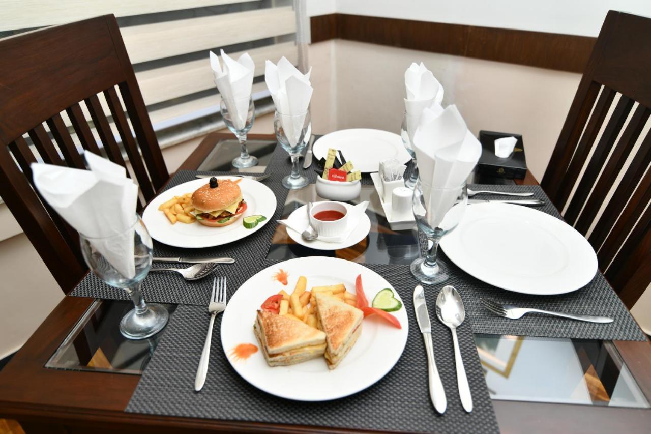 Royal Regency Hotel Islamabad Esterno foto